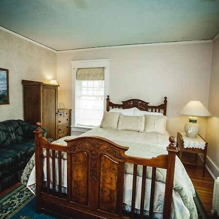 The Rogers House Inn Bed And Breakfast 林垦 外观 照片