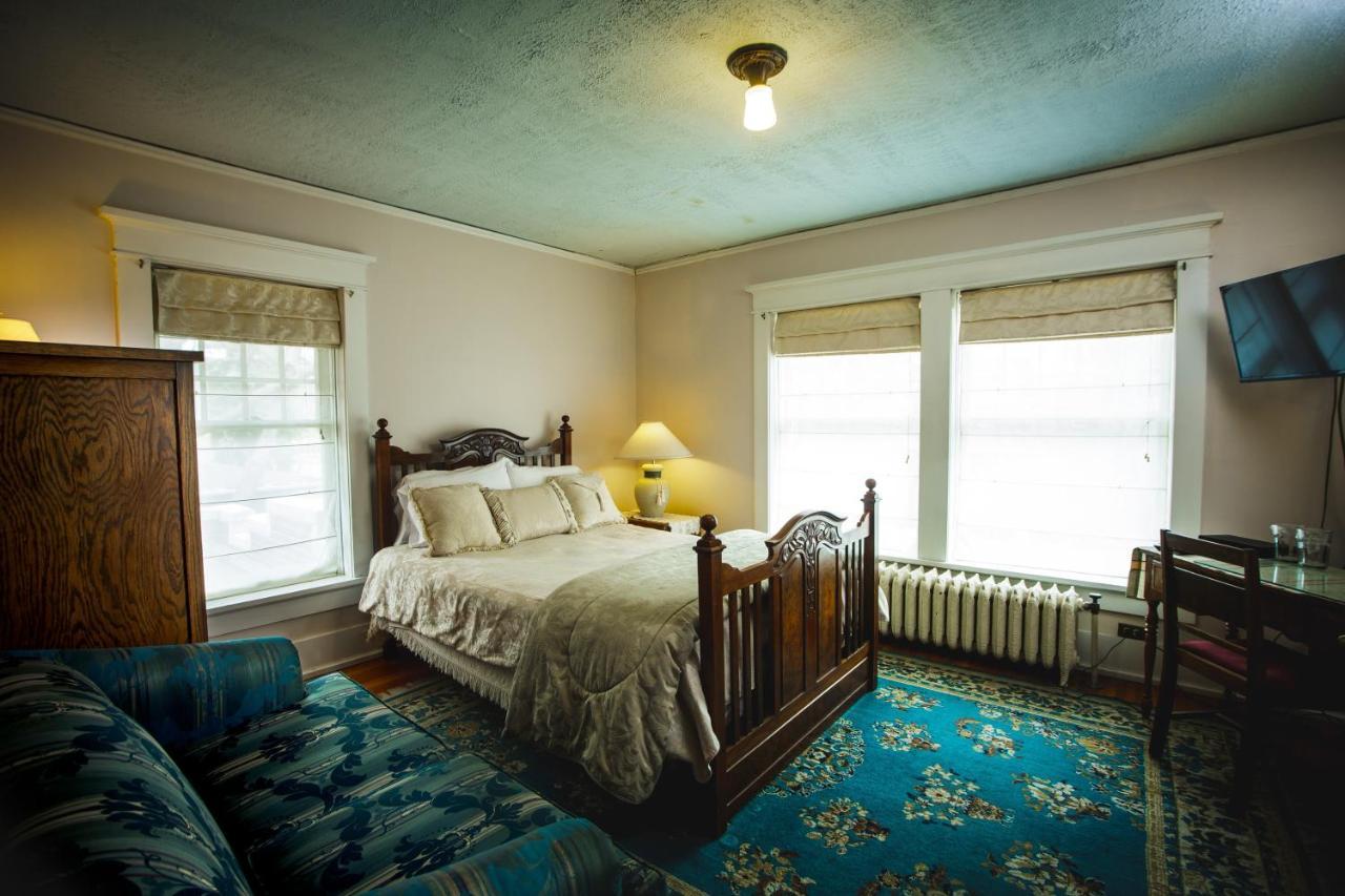 The Rogers House Inn Bed And Breakfast 林垦 外观 照片